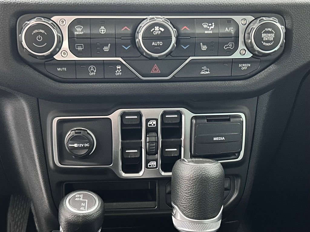 New 2025 Jeep Gladiator Sport image 27