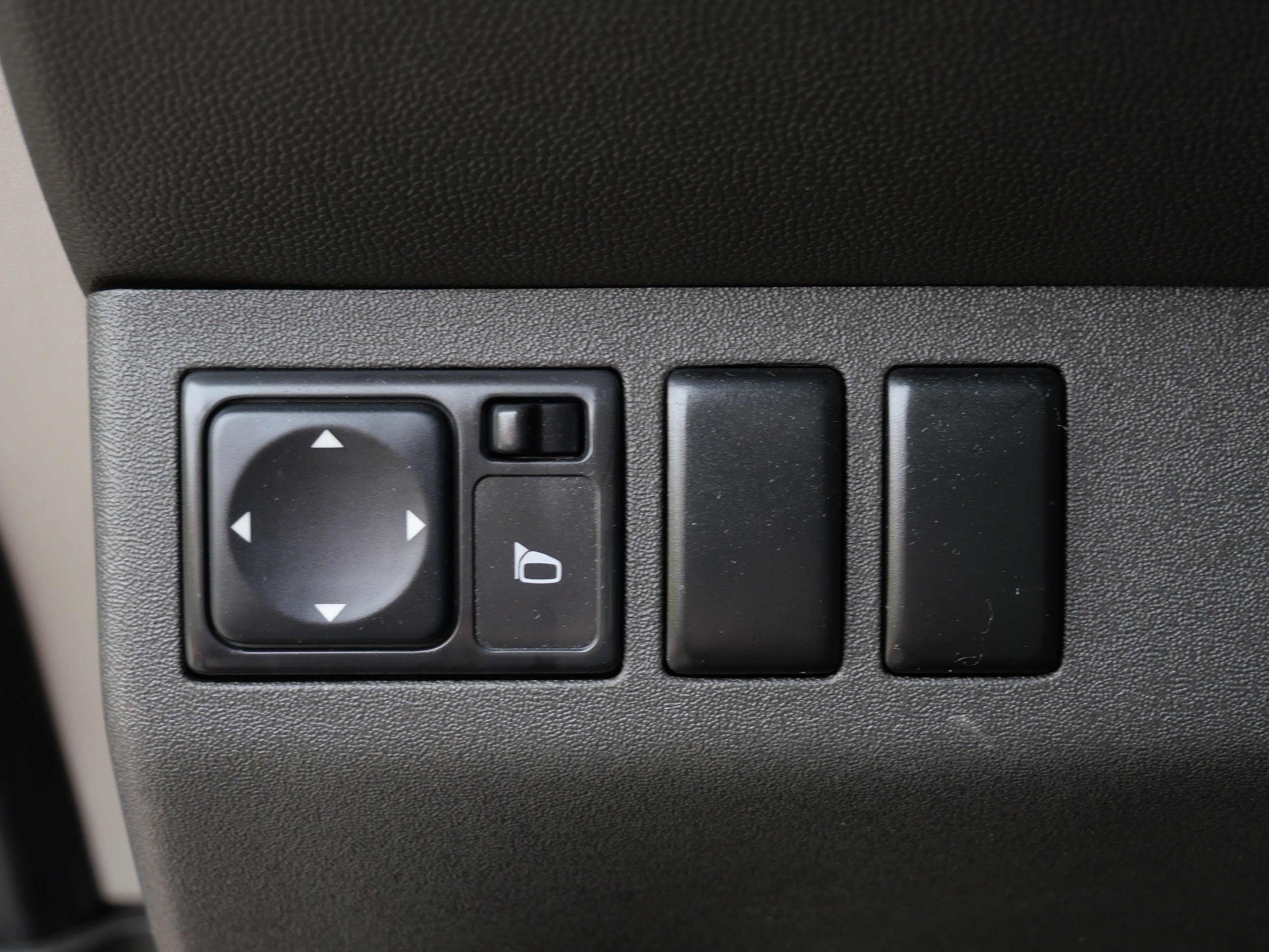 Used 2008 Nissan Xterra Off-Road AWD/4WD image 20