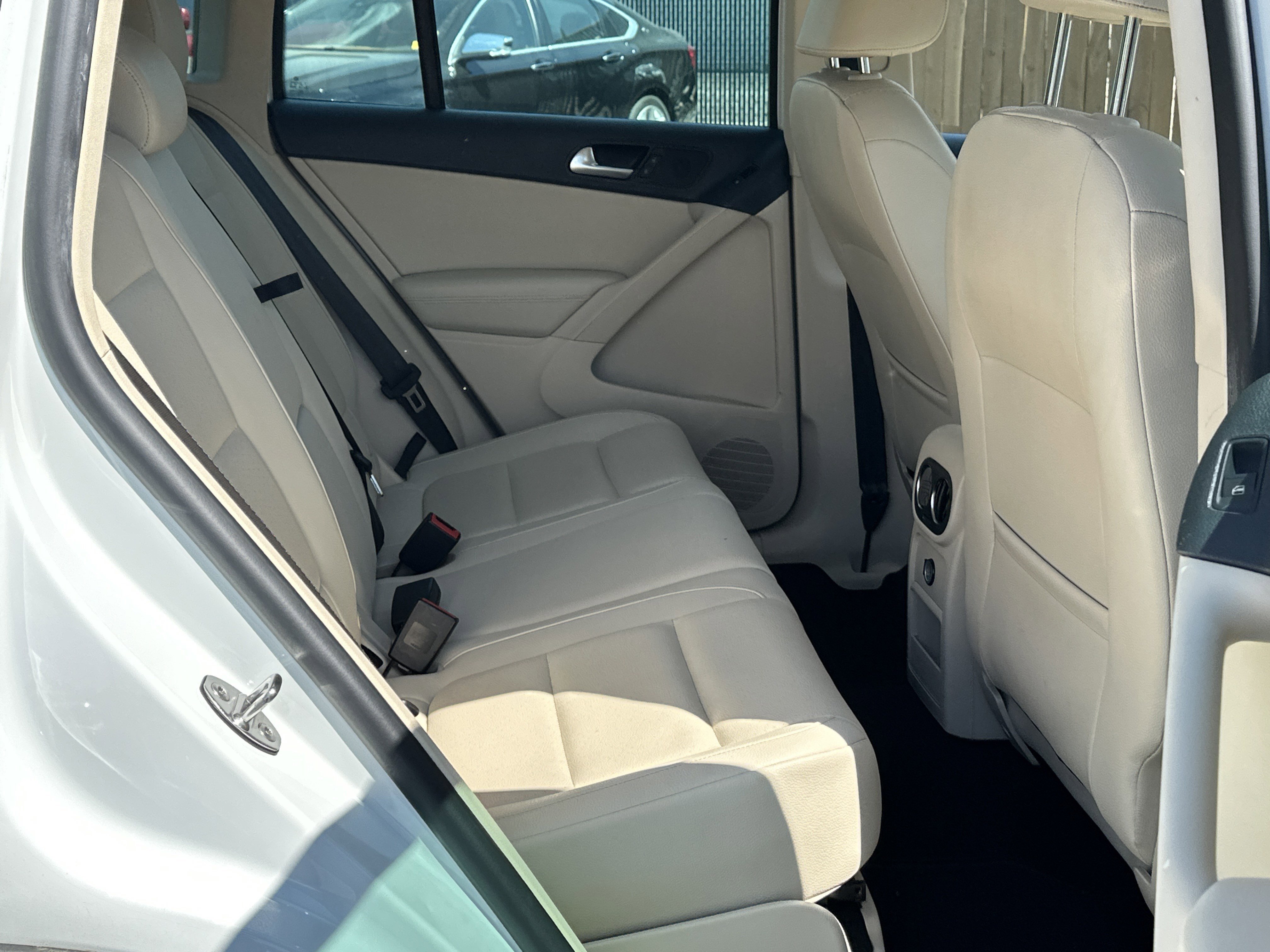 Used 2014 Volkswagen Tiguan S image 13