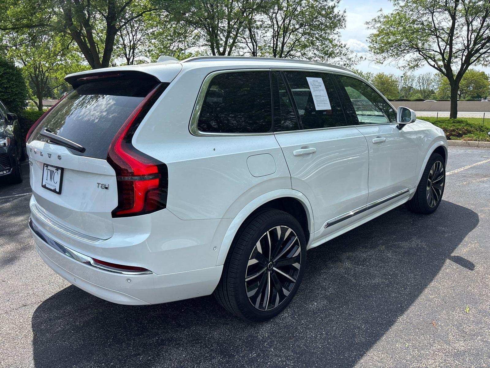 Used 2026 Volvo XC90 T8 Plus w/ Protection Package Premier AWD/4WD image 5