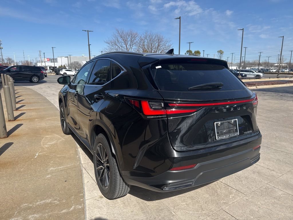 Used 2025 Lexus NX 250 FWD w/ Cold Area Package image 4