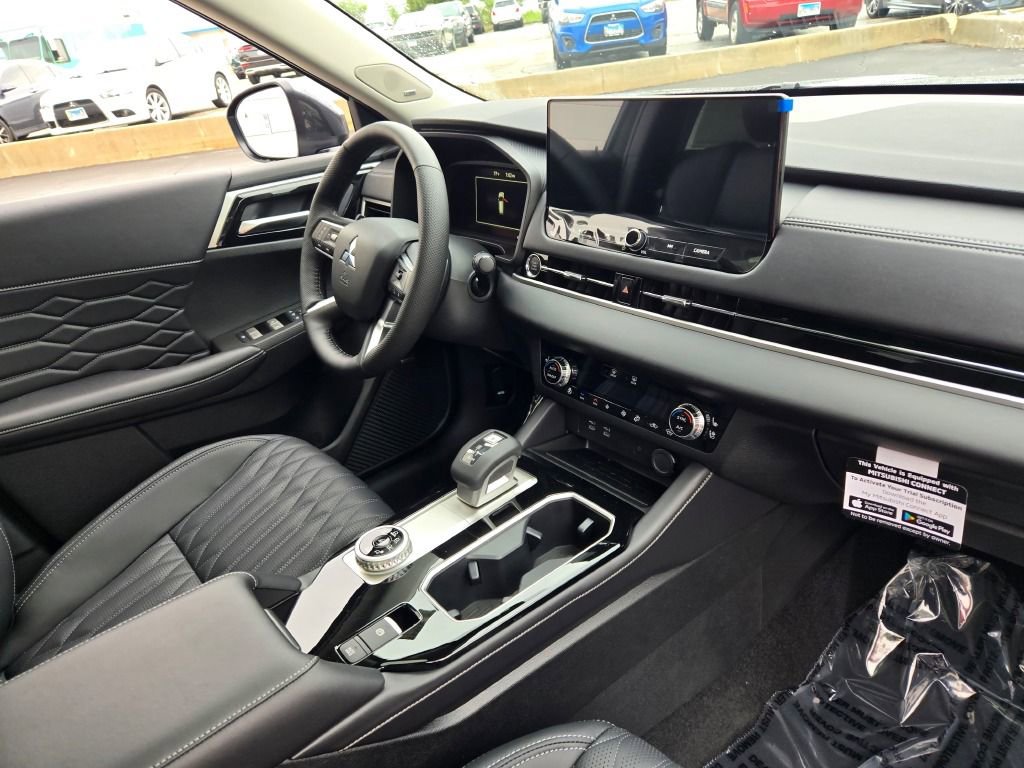 New 2025 Mitsubishi Outlander SEL image 6