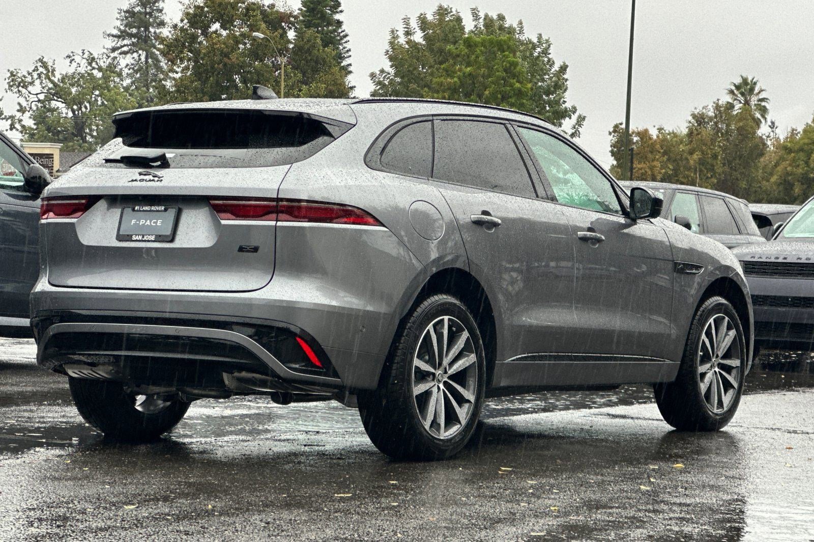 New 2026 Jaguar F-PACE R-Dynamic S image 8