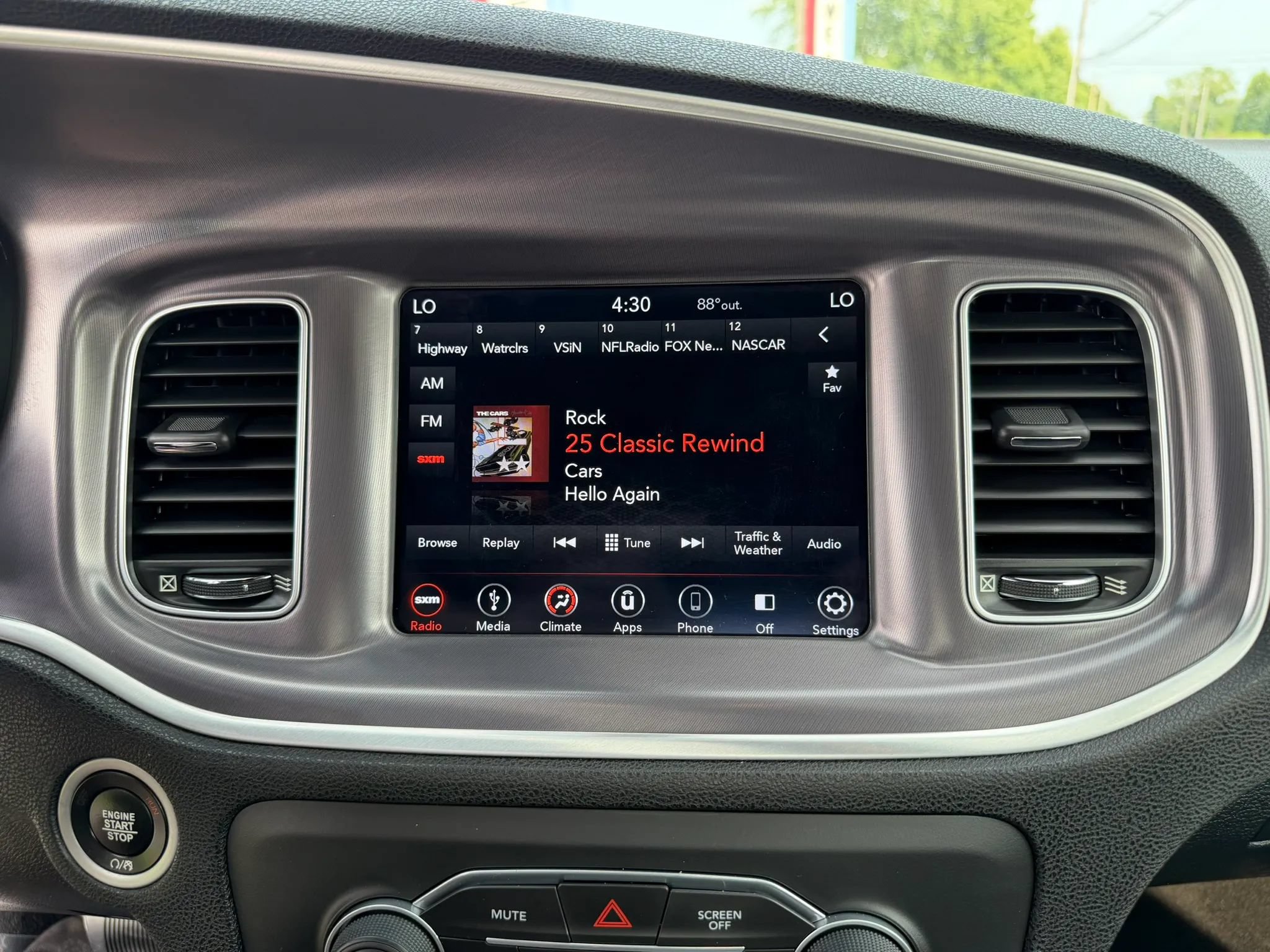 Used 2019 Dodge Charger SXT AWD/4WD image 20