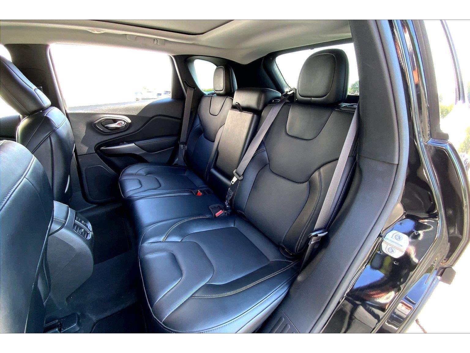 Used 2022 Jeep Cherokee Latitude Lux w/ Sun & Sound Group FWD image 25