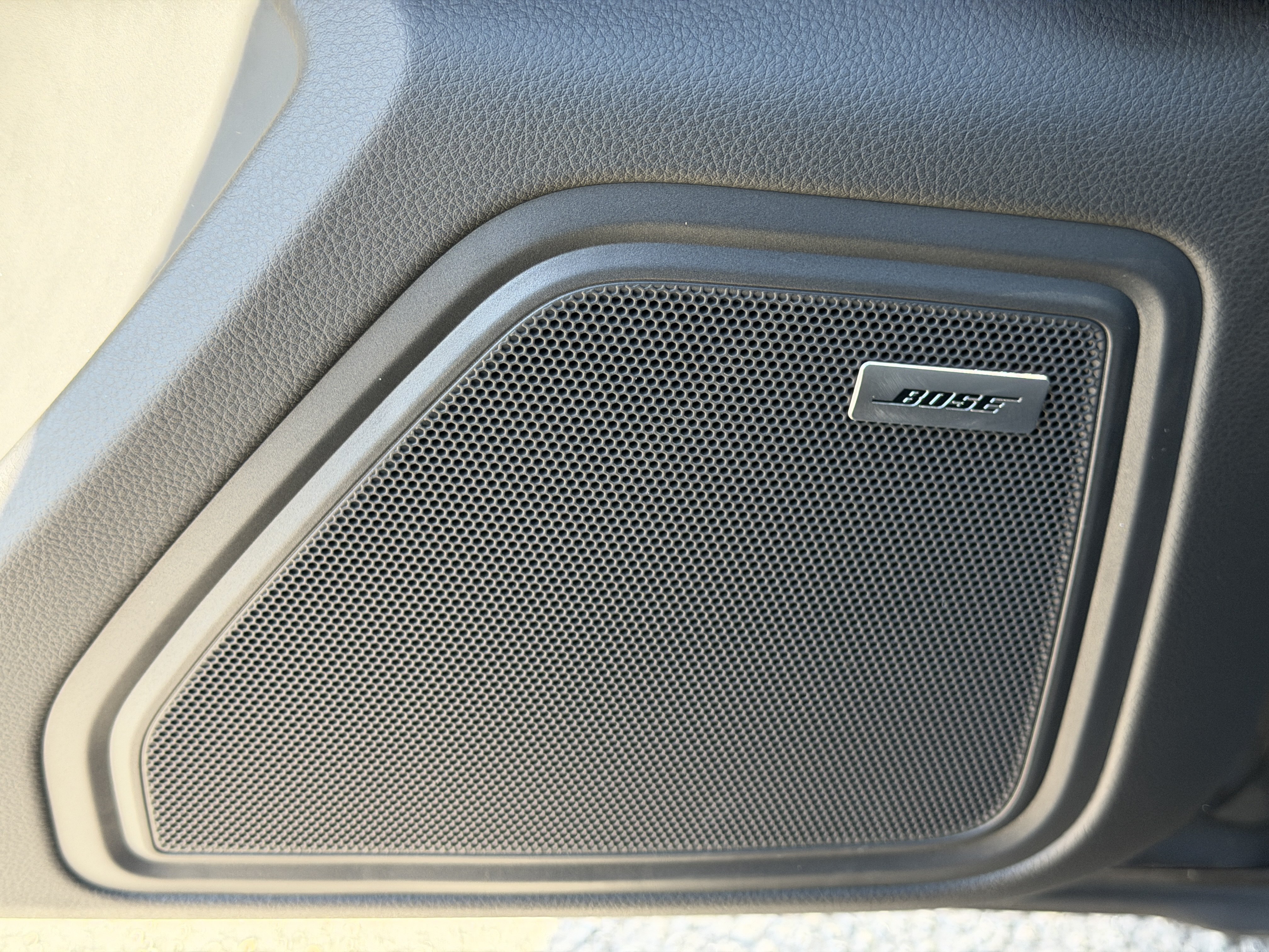 Certified 2025 Porsche Macan AWD/4WD image 20