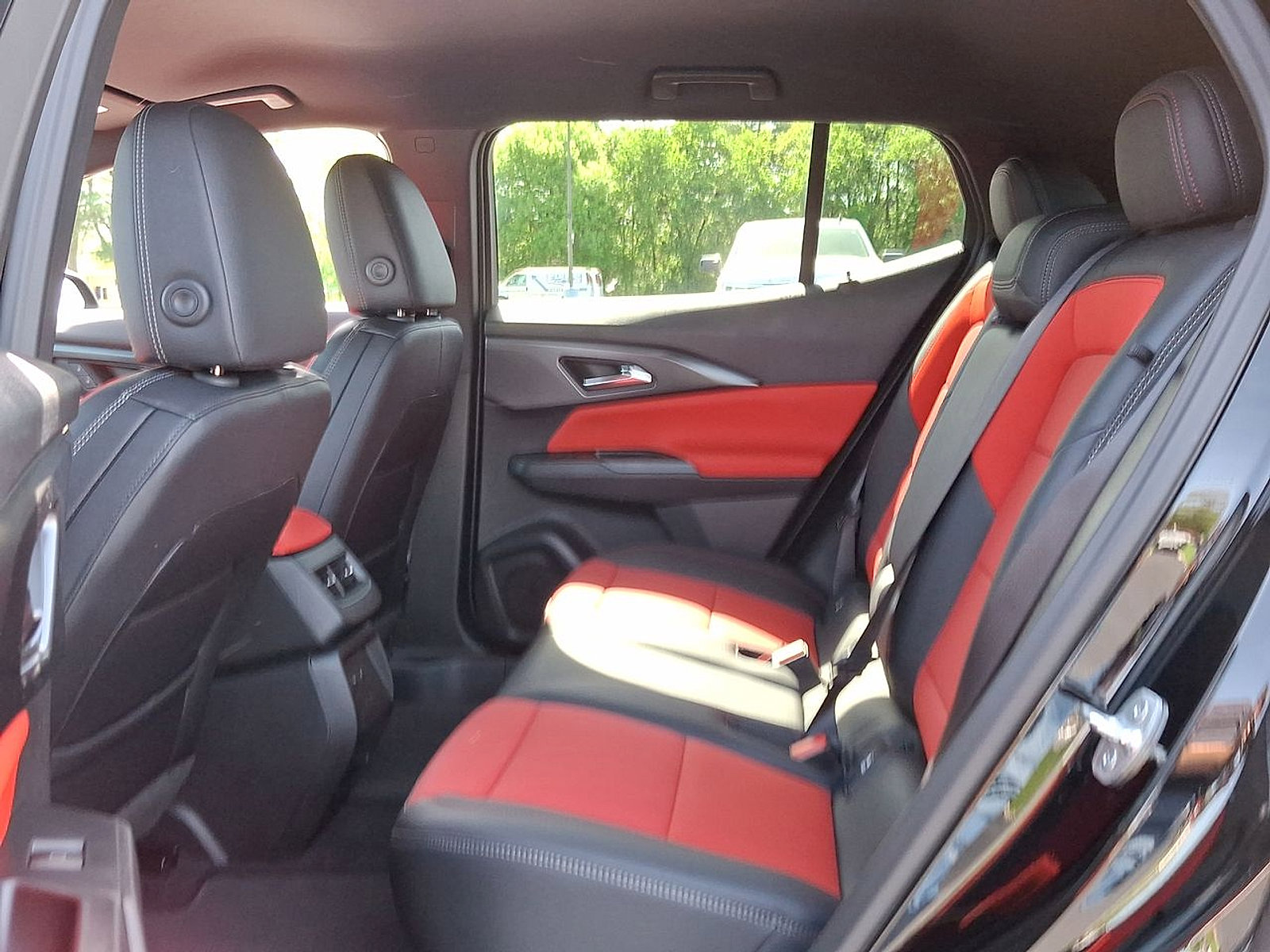 New 2025 Chevrolet Equinox EV RS w/ Convenience Package II FWD image 13