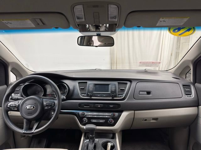 Used 2018 Kia Sedona L image 16