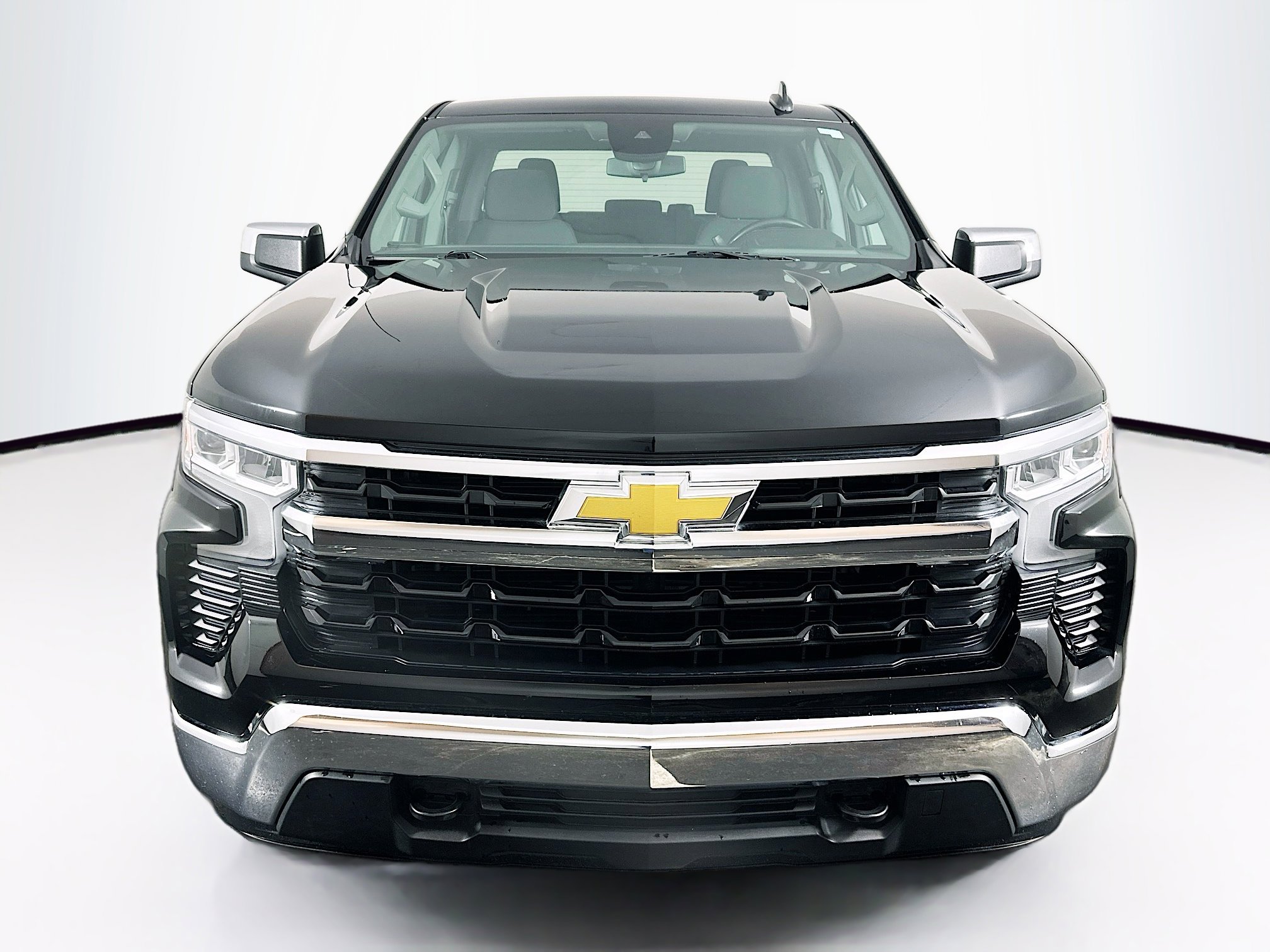 Used 2022 Chevrolet Silverado 1500 LT image 2