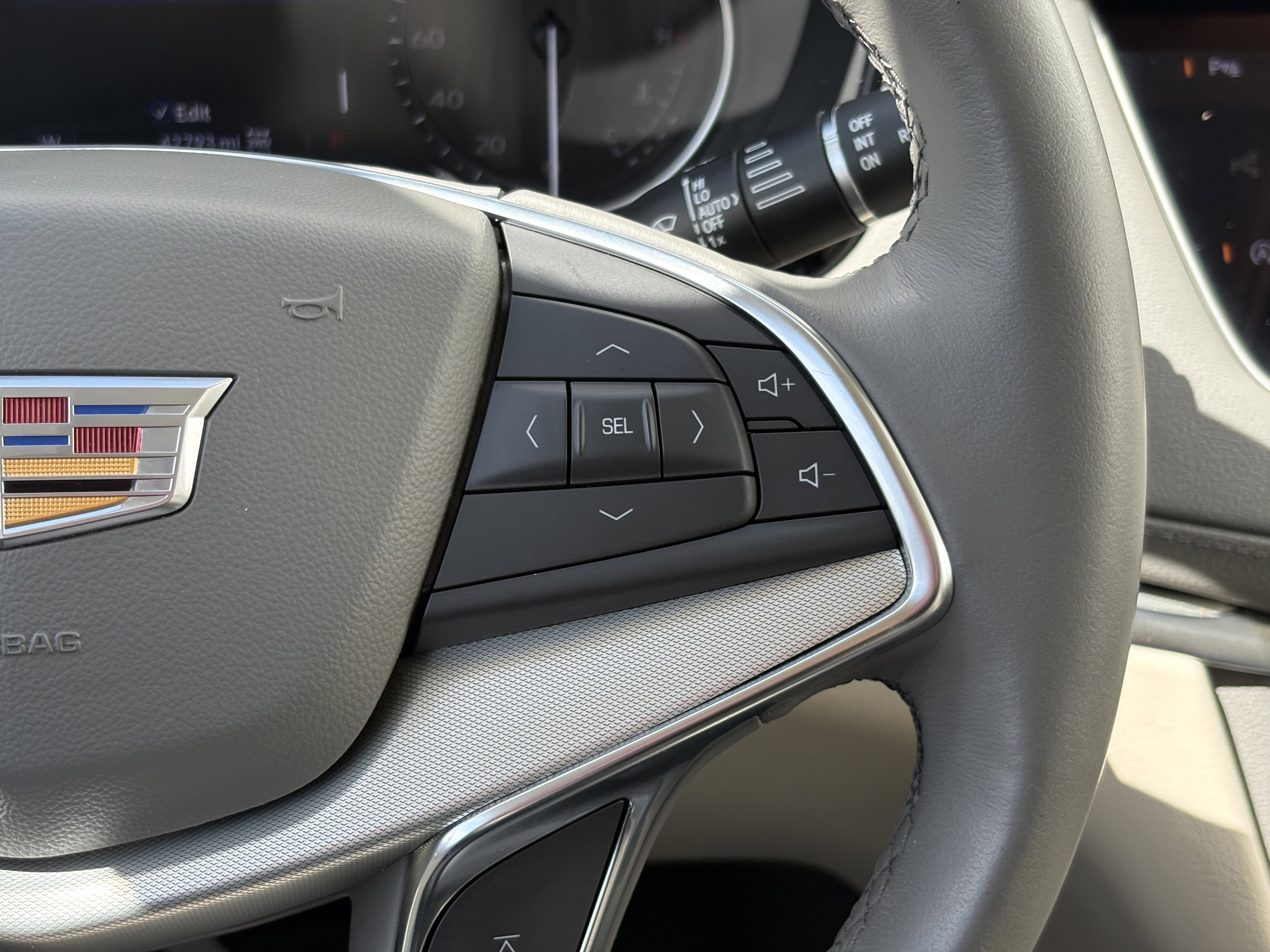 Certified 2023 Cadillac XT5 Premium Luxury w/ LPO, Floor Liner Package image 18