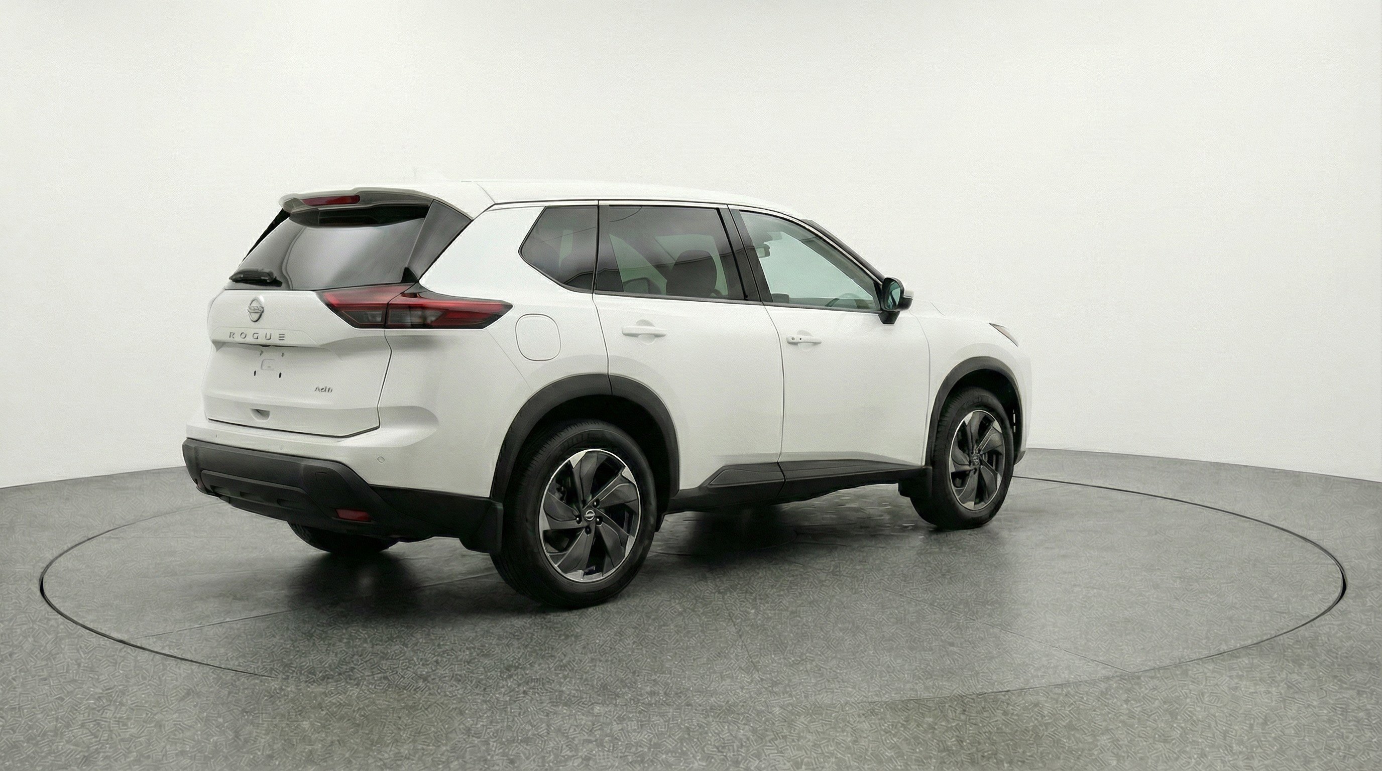 Used 2025 Nissan Rogue SV AWD/4WD image 9
