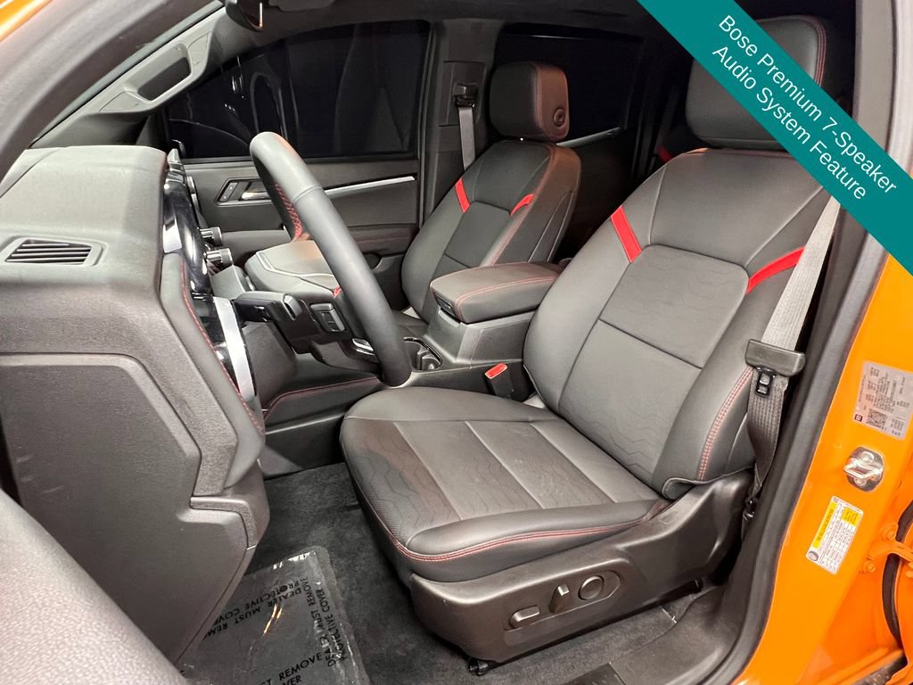 Used 2025 Chevrolet Colorado Z71 w/ Technology Package AWD/4WD image 5