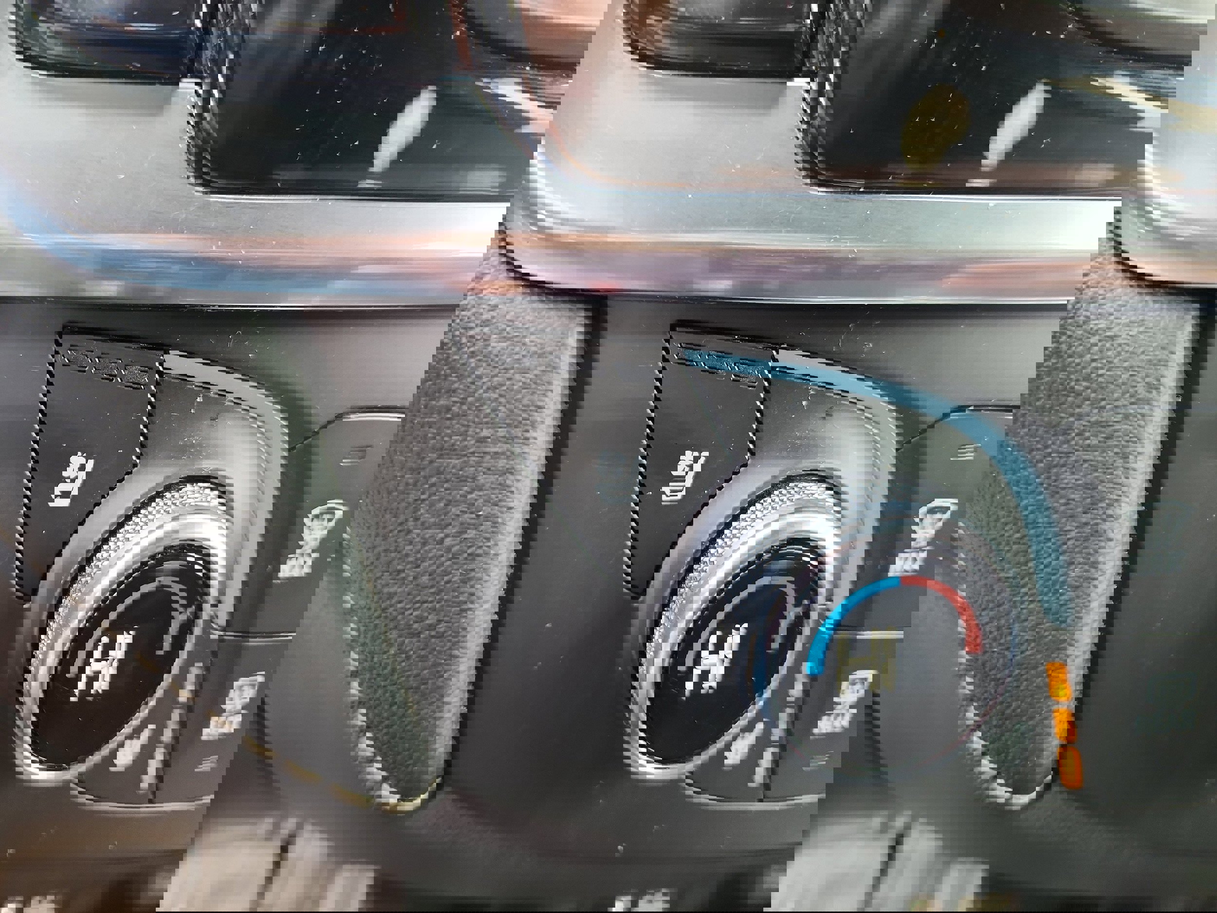 Used 2023 Chevrolet Traverse Premier w/ LPO, Cargo Package image 23