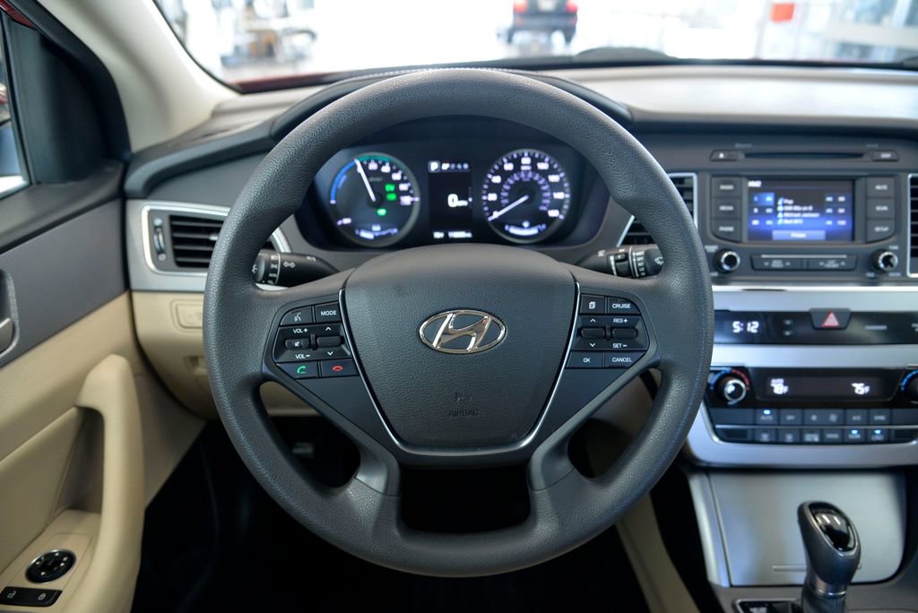 Used 2016 Hyundai Sonata SE FWD image 18