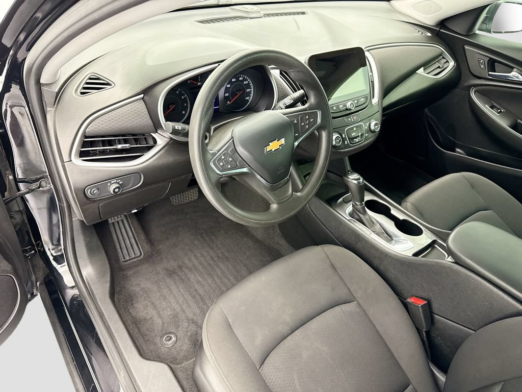Used 2020 Chevrolet Malibu LS w/ LPO, Convenience Package 2 FWD image 9