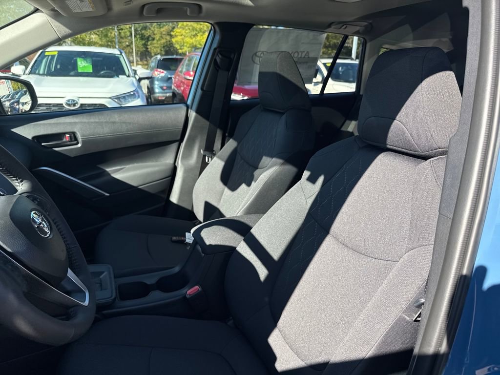 New 2026 Toyota Corolla Cross LE w/ Moonroof Package image 16