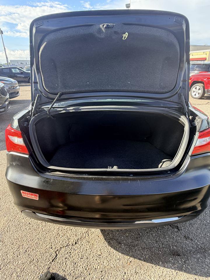 Used 2011 Chrysler 200 Touring FWD image 5
