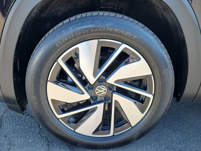 Used 2024 Volkswagen Atlas SE AWD/4WD image 17
