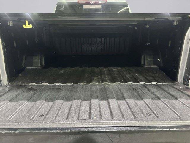 Used 2021 Chevrolet Silverado 1500 High Country w/ Technology Package AWD/4WD image 33