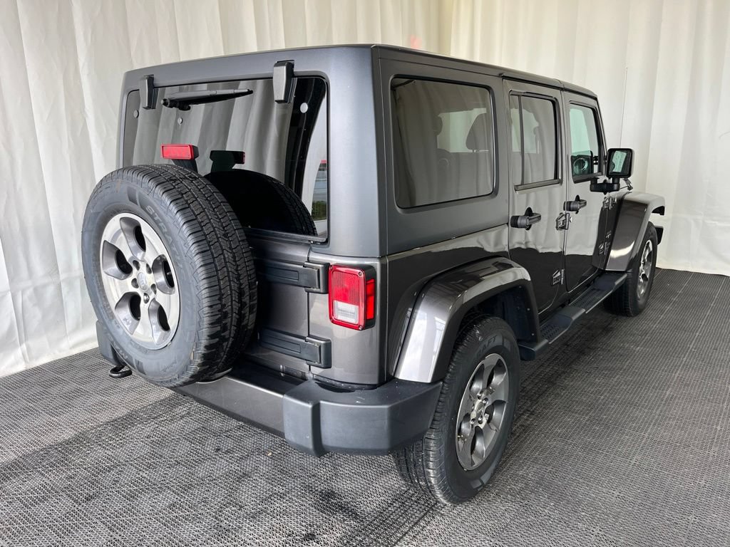 Used 2018 Jeep Wrangler Unlimited Sahara AWD/4WD image 28