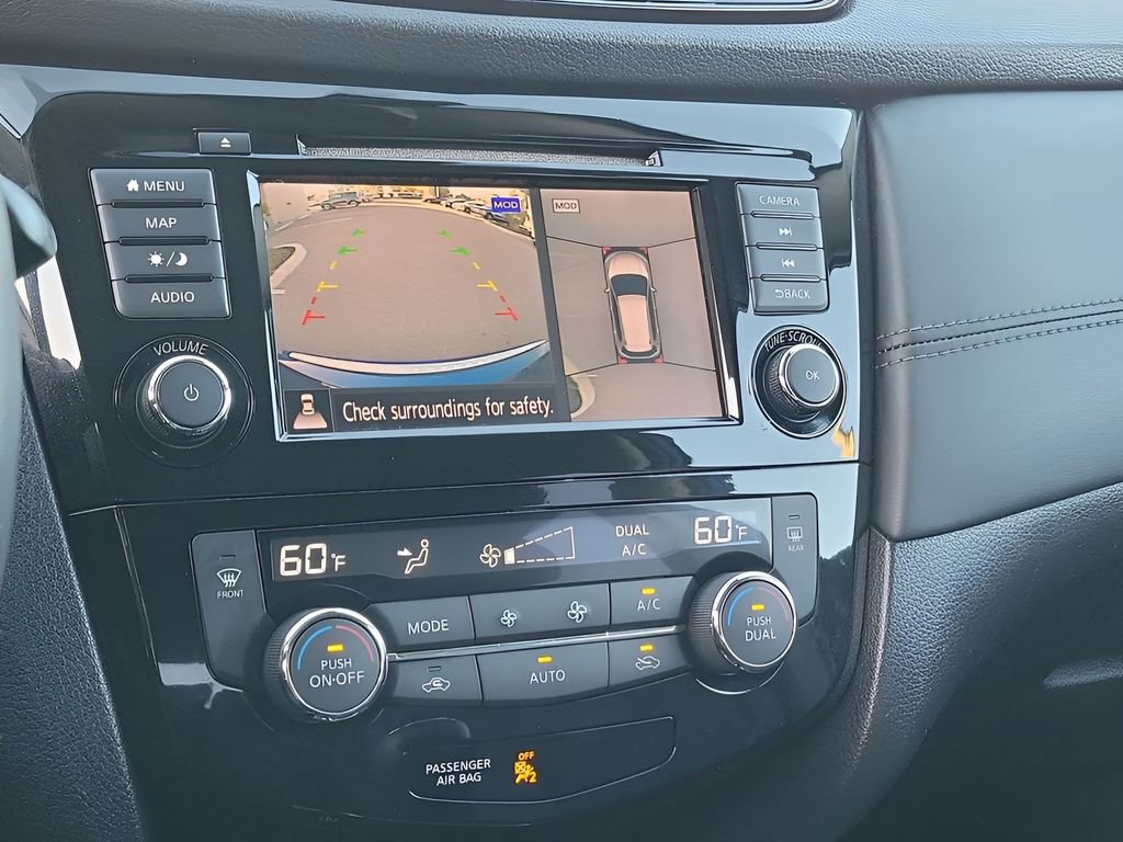 Used 2018 Nissan Rogue SL w/ Premium Package image 22