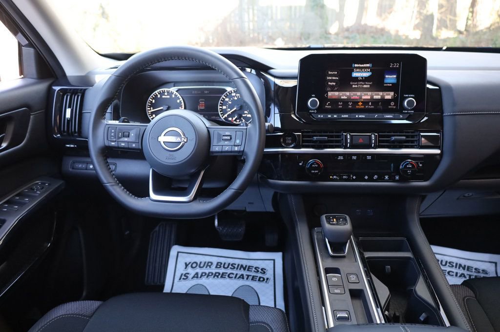 Used 2025 Nissan Pathfinder SV image 30