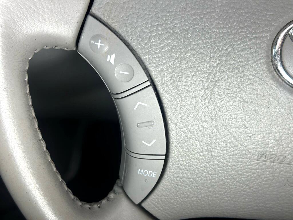 Used 2010 Toyota Sienna XLE image 31