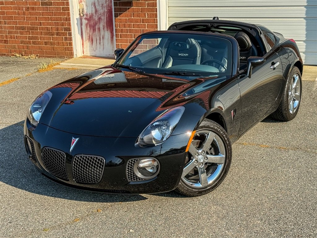 Used 2009 Pontiac Solstice GXP w/ Premium Package image 9