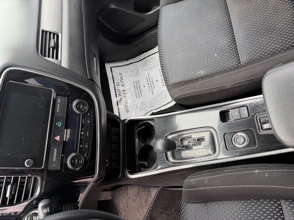 Used 2018 Mitsubishi Outlander SE AWD/4WD image 16