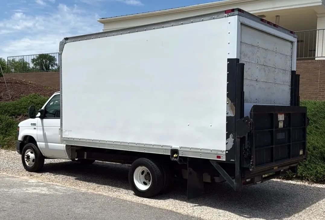 Used 2011 Ford E-450 and Econoline 450 Super Duty RWD image 6