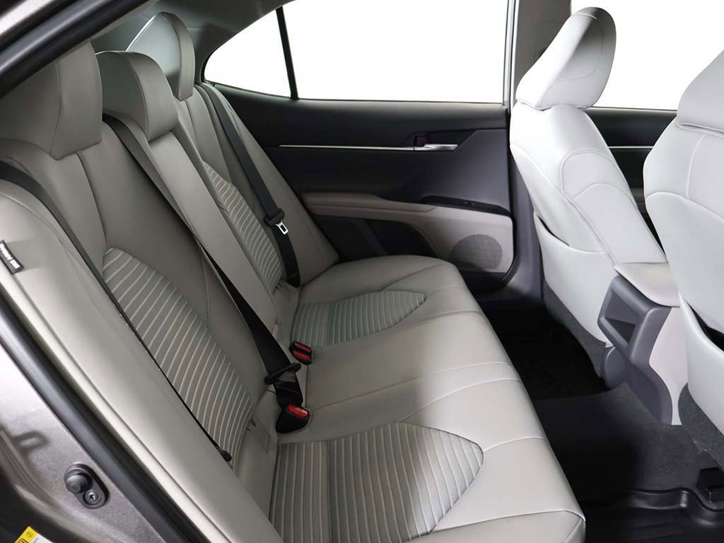 Used 2018 Toyota Camry SE image 31