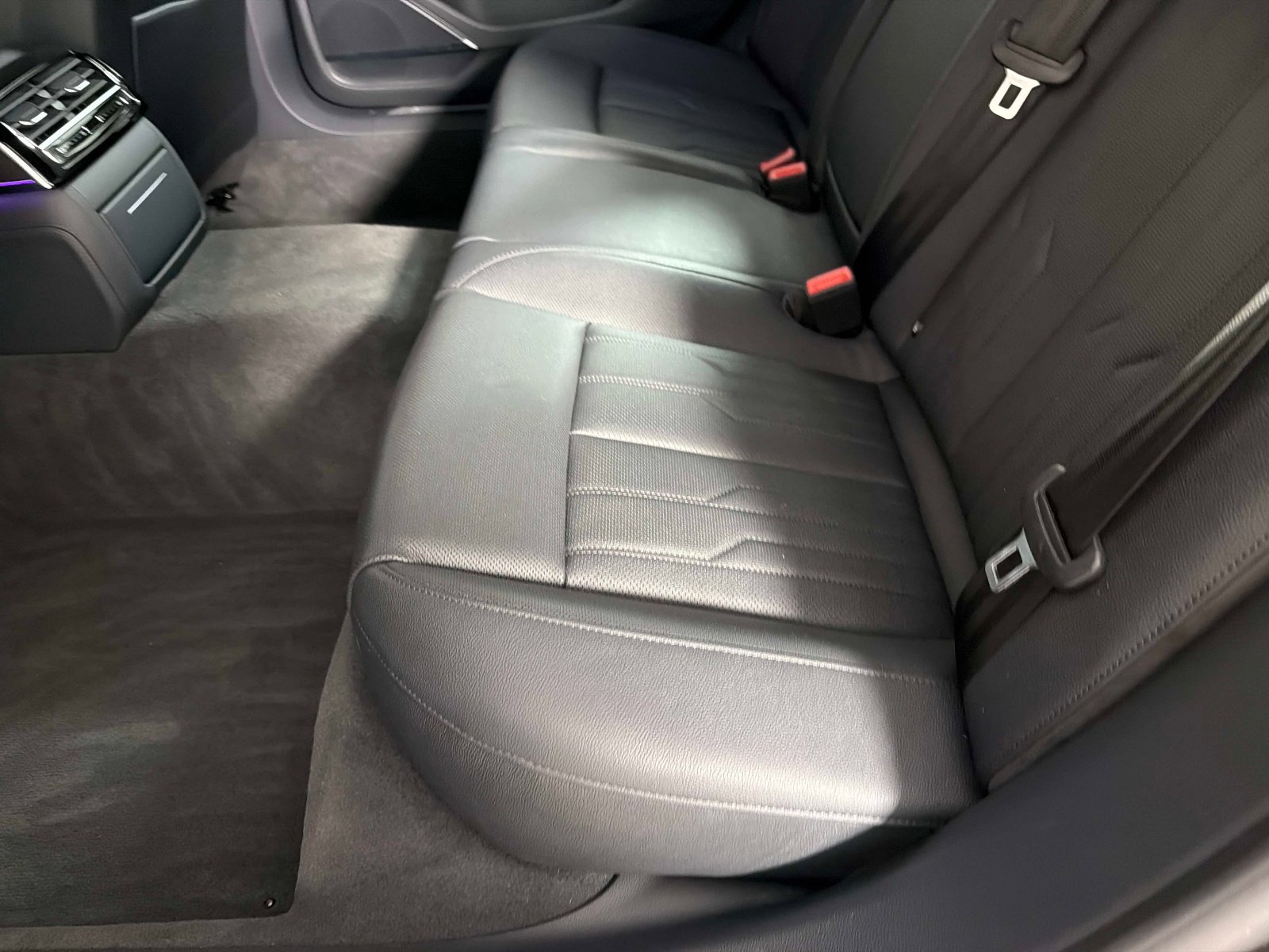 Used 2023 Audi A8 L 3.0T w/ Executive Package image 32