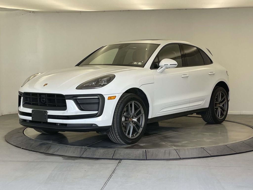 Certified 2023 Porsche Macan AWD/4WD image 1
