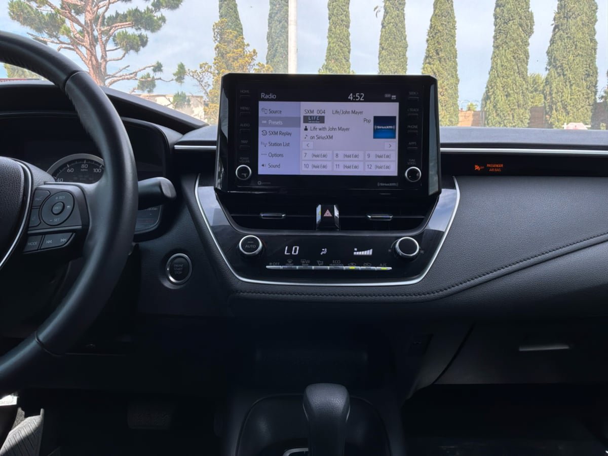 Used 2022 Toyota Corolla SE w/ SE Premium Package FWD image 15