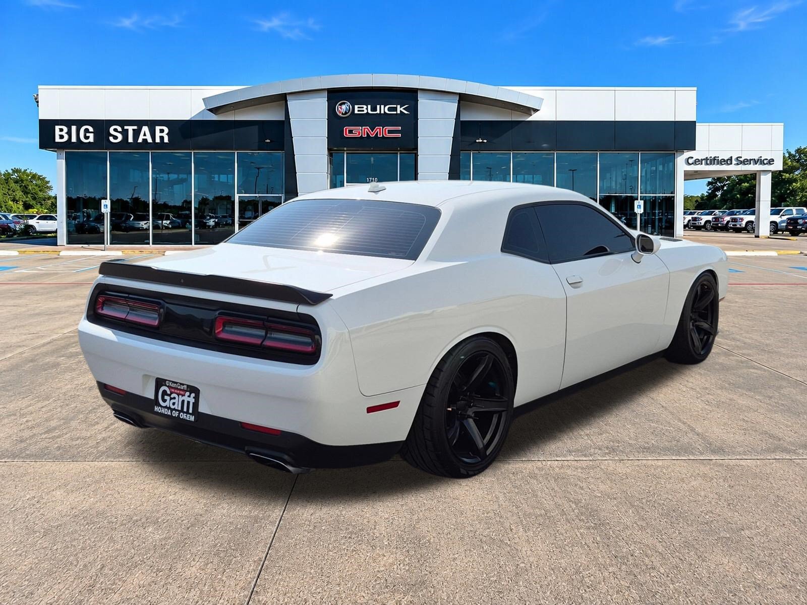 Used 2022 Dodge Challenger R/T Scat Pack w/ Driver Convenience Group RWD image 3