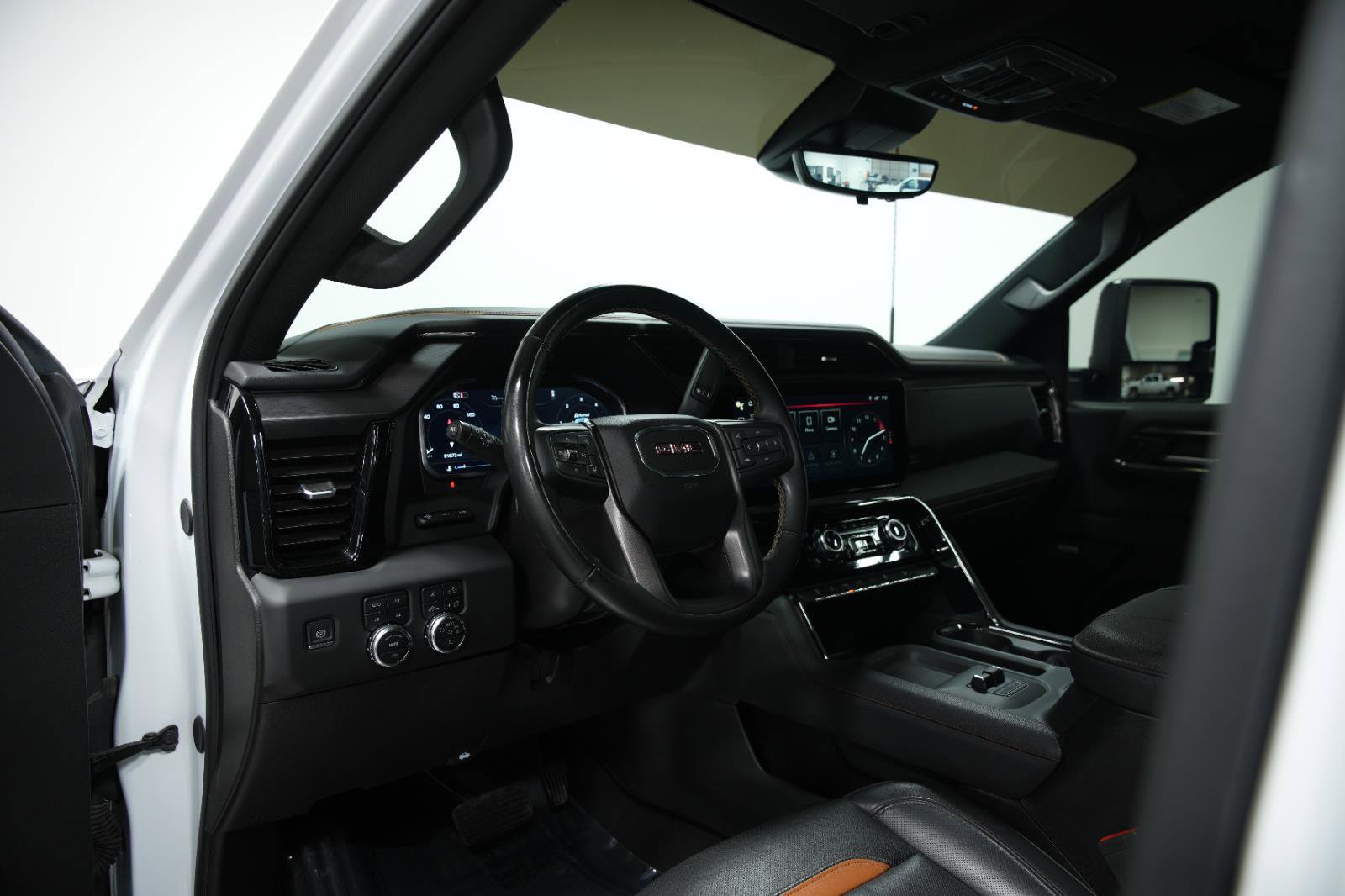 Used 2024 GMC Sierra 2500 AT4 w/ AT4 Premium Plus Package image 30