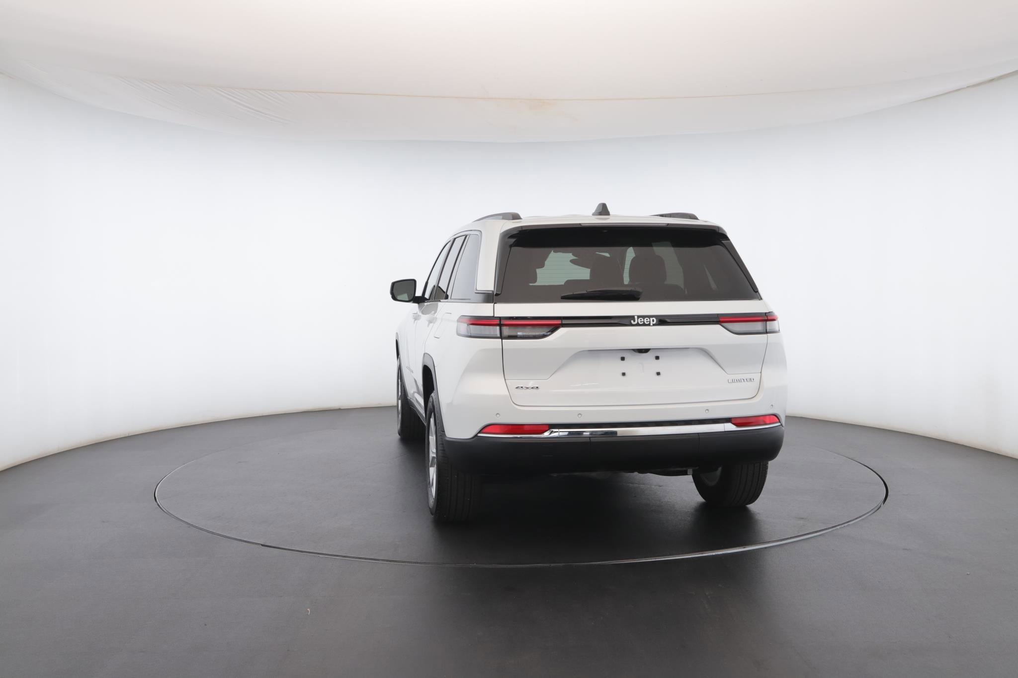 Used 2023 Jeep Grand Cherokee Limited image 22