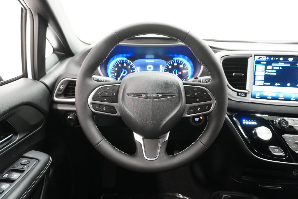 New 2026 Chrysler Voyager LX FWD image 12
