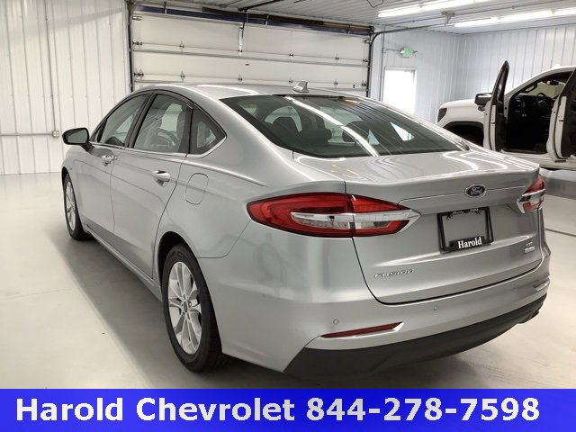 Used 2020 Ford Fusion SE image 4