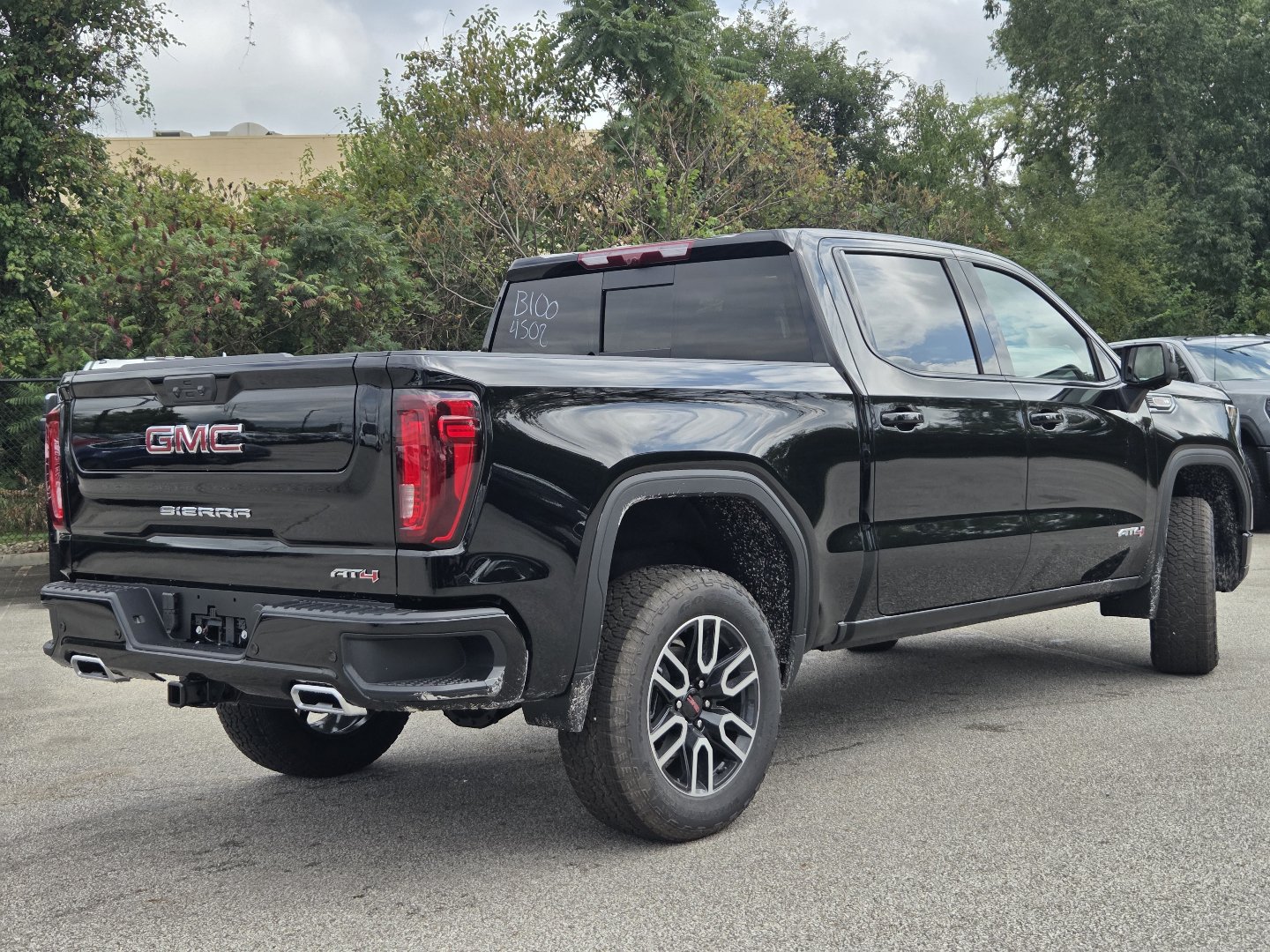 New 2026 GMC Sierra 1500 AT4 w/ AT4 Premium Package AWD/4WD image 20