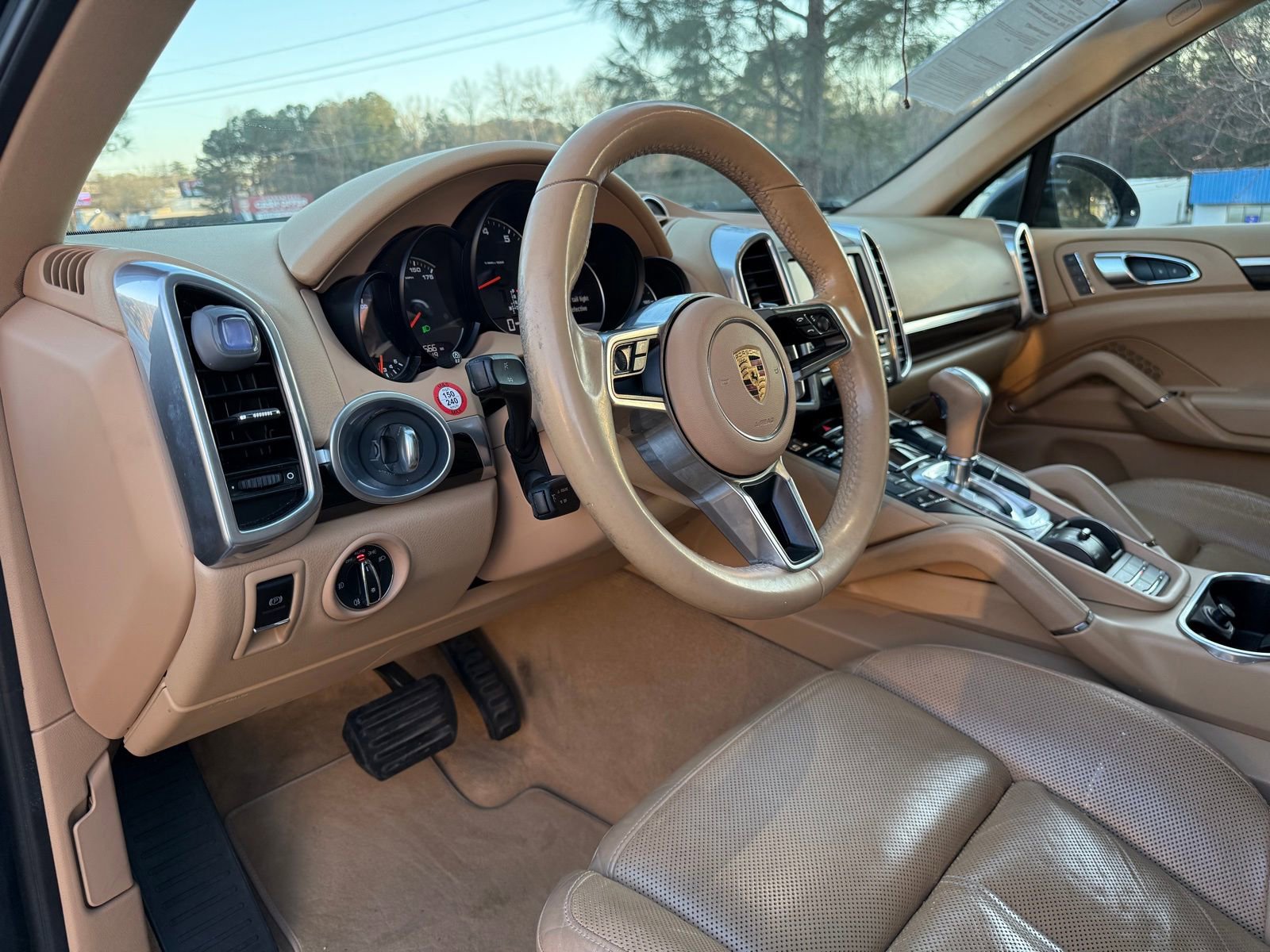 Used 2016 Porsche Cayenne image 21