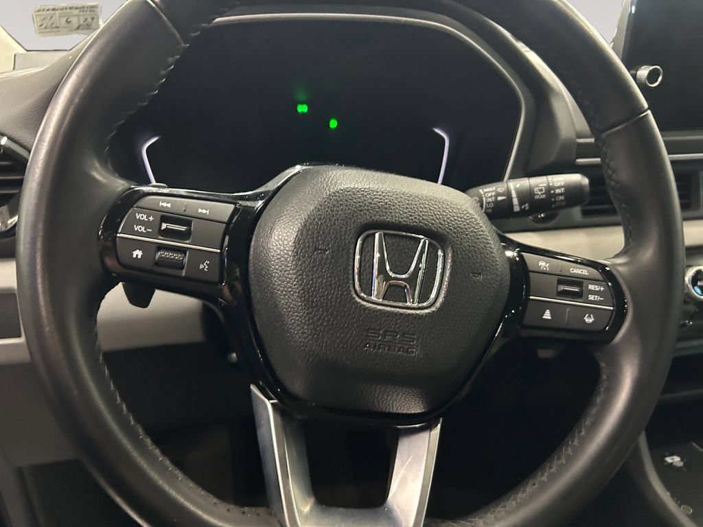 Certified 2025 Honda Pilot Touring image 12