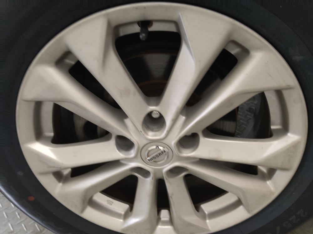 Used 2015 Nissan Rogue SV w/ SV Moonroof Package FWD image 31