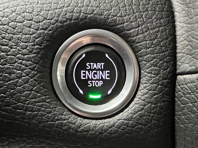 Used 2022 GMC Yukon XL Denali image 33