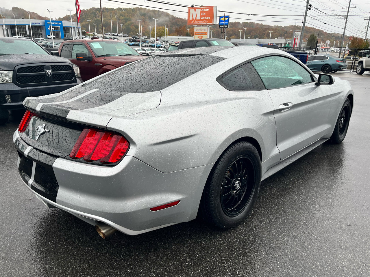 Used 2015 Ford Mustang Coupe image 5