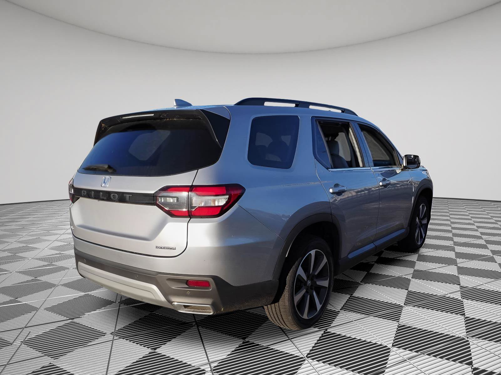 Used 2024 Honda Pilot Touring image 7