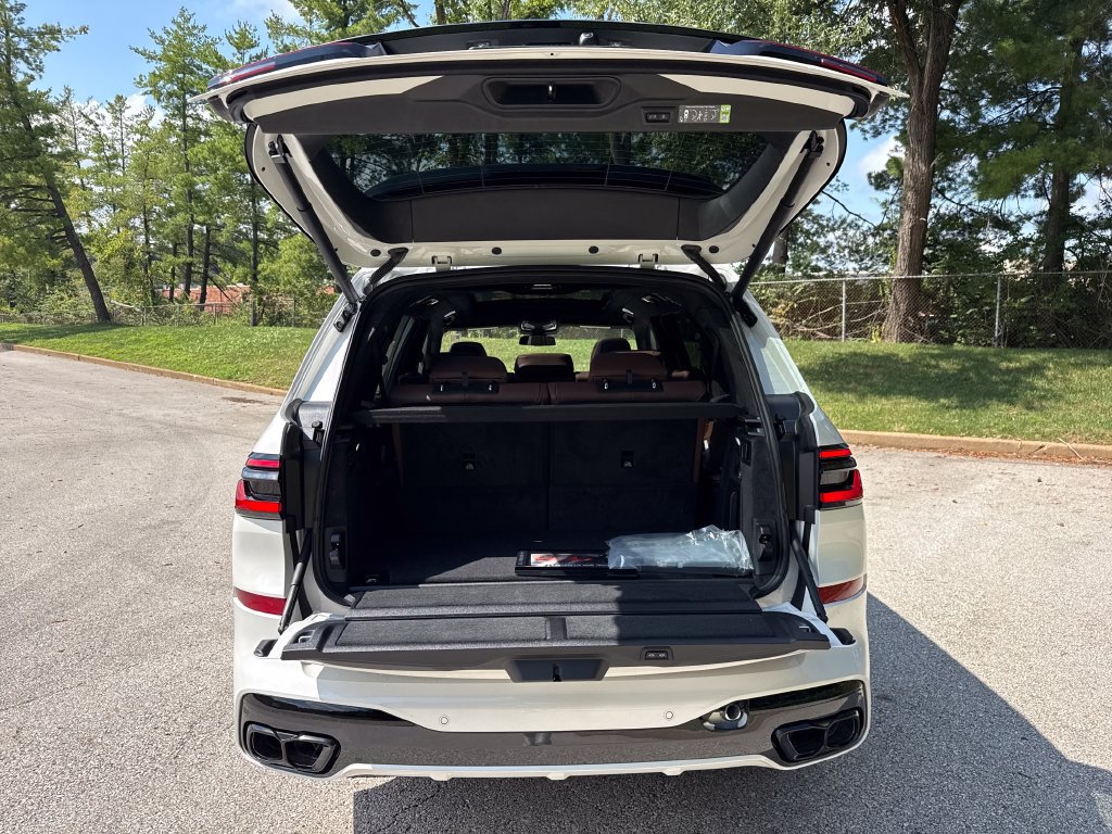 New 2027 BMW X7 M60i AWD/4WD image 26