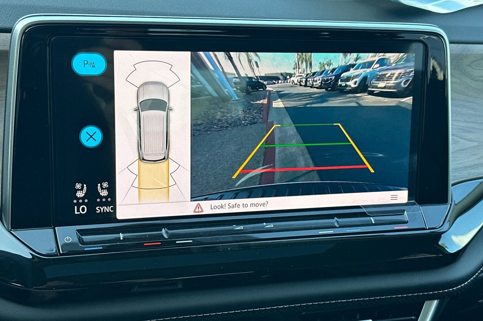 New 2026 Volkswagen Atlas SE image 18