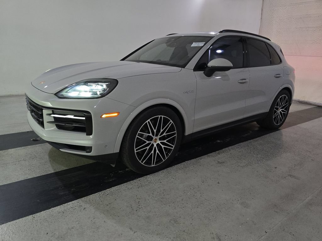 Used 2025 Porsche Cayenne E-Hybrid w/ Premium Package Plus AWD/4WD image 9