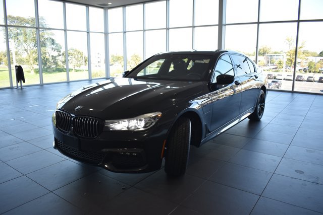 Used 2017 BMW 740e xDrive AWD/4WD image 3
